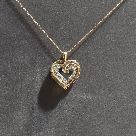 Gold Heart Pendant Necklace